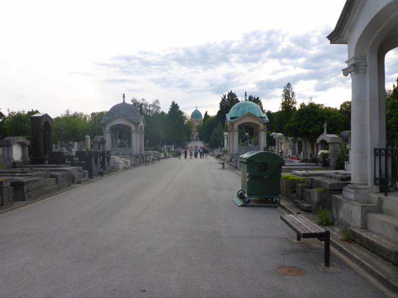 Datei:Mirogoj.jpg