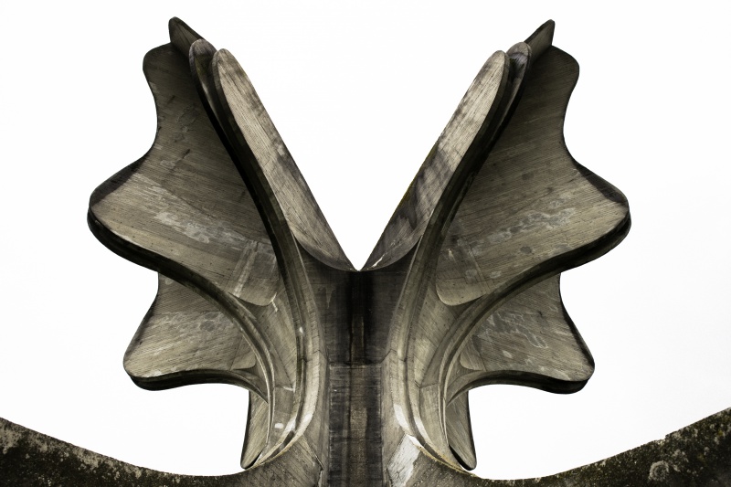 Datei:Steinerne Blume Jasenovac Detailansicht.jpg